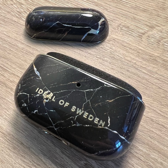 IDEAL OF SWEDEN Fashion Case for AirPods Pro - Port Laurent Marble - Picture 9 of 9